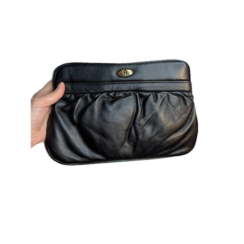 Etienne Aigner 80s VTG Pleated LeatherBlack Clutch Grandmacore